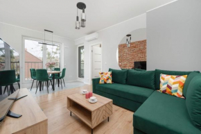 Przytulny Apartament z Tarasem & Balkonem by Noclegi Renters